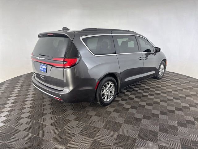Used 2021 Chrysler Pacifica Touring w/ Cold Weather Group FWD image 6