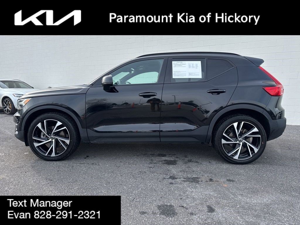 Used 2021 Volvo XC40 T5 R-Design w/ Advanced Package image 4