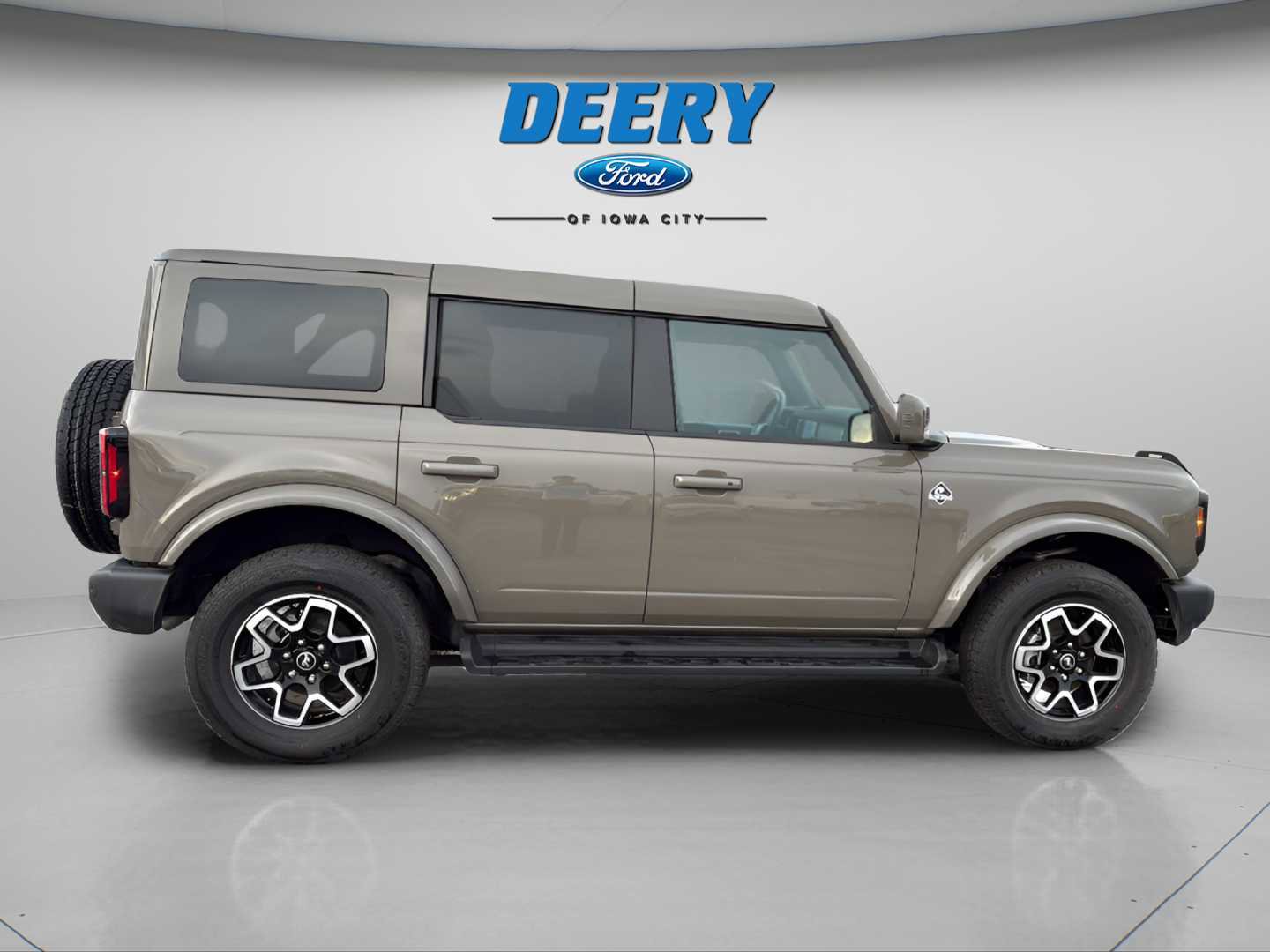 Used 2025 Ford Bronco Outer Banks image 16