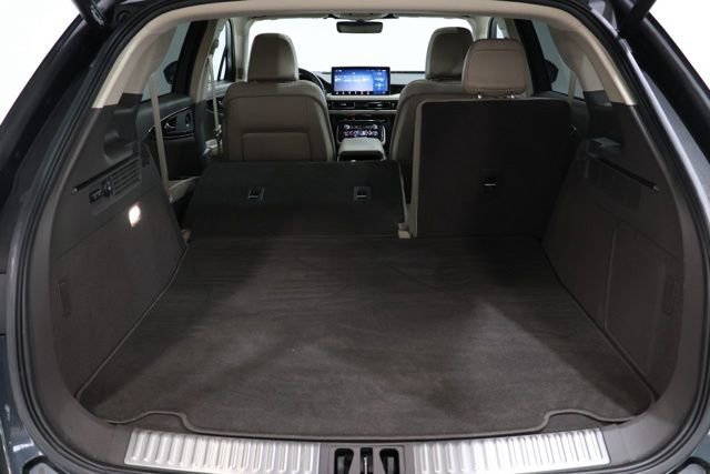 Used 2022 Lincoln Nautilus Reserve w/ Luxury Package AWD/4WD image 35