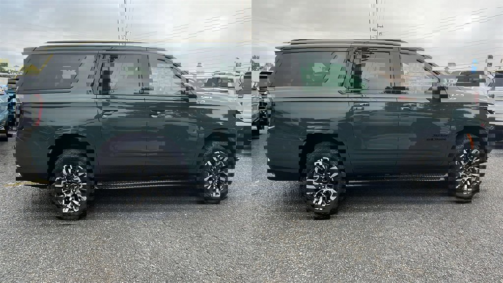 New 2026 Chevrolet Suburban Z71 w/ Comfort Package image 4