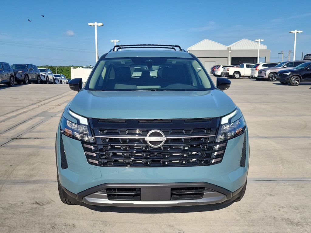 New 2026 Nissan Pathfinder SL FWD image 2