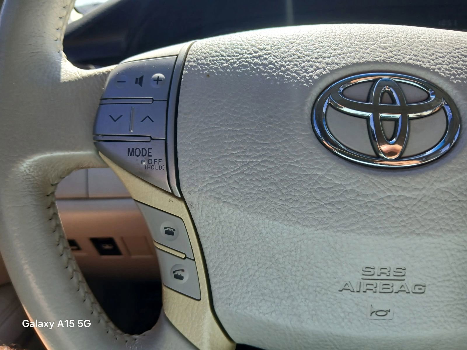Used 2010 Toyota Avalon Limited FWD image 32