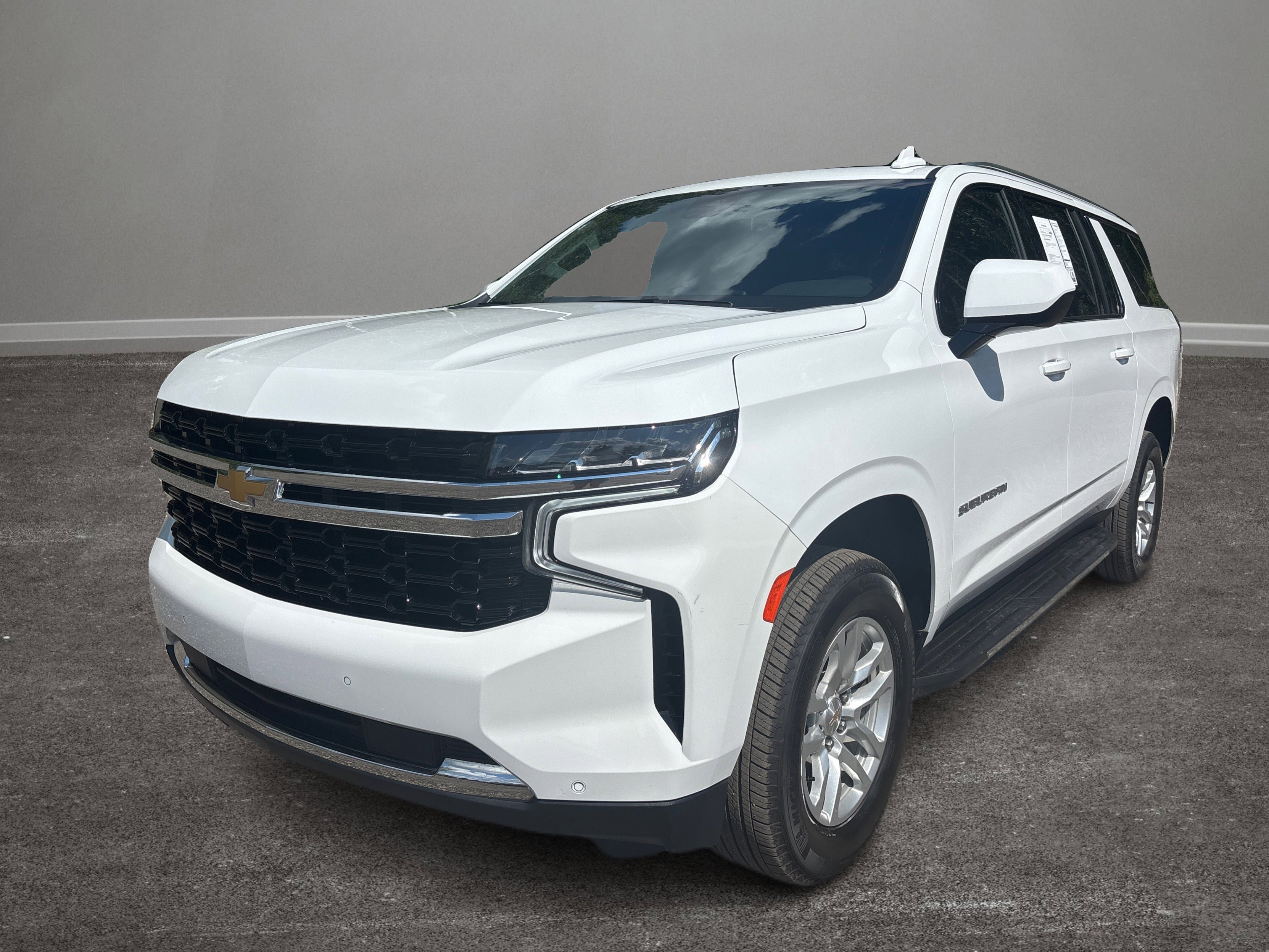 Used 2023 Chevrolet Suburban LS image 32