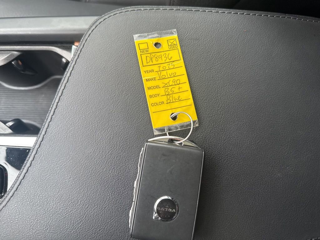 Used 2025 Volvo XC90 B5 Plus w/ Protection Package Premier image 48