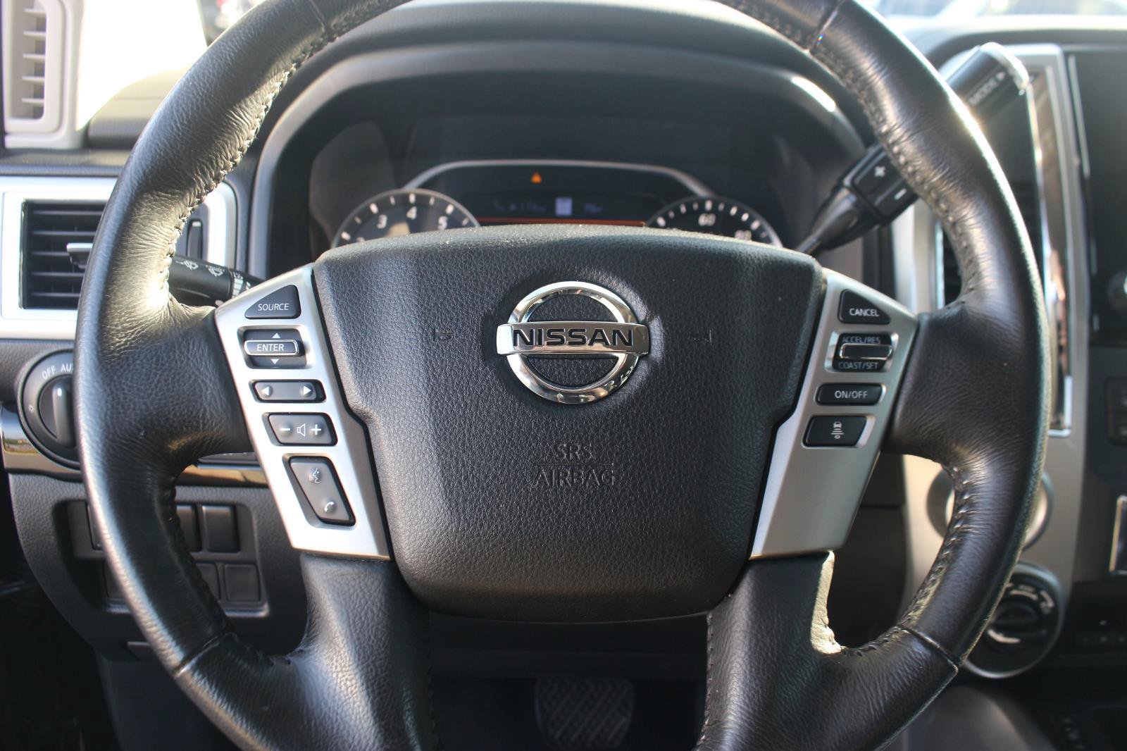 Used 2021 Nissan Titan SV w/ SV Convenience Package AWD/4WD image 19