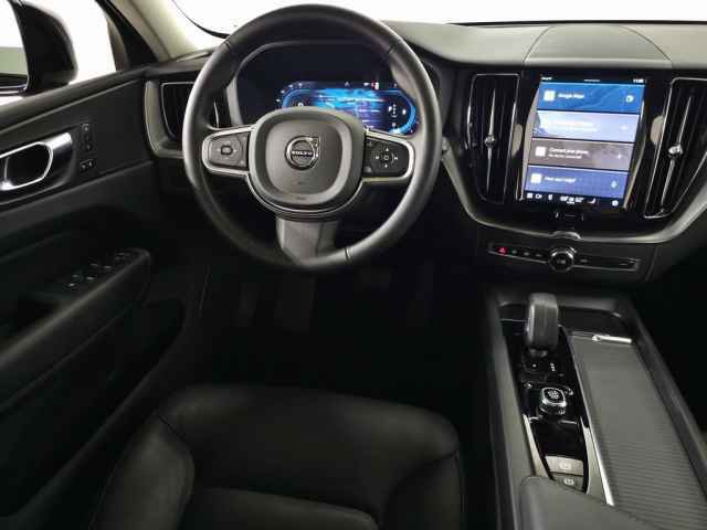 Certified 2025 Volvo XC60 B5 Core image 21
