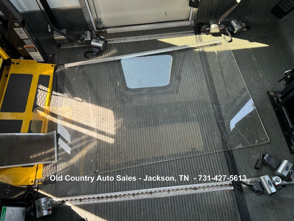Used 2012 Ford F550 Luxury w/ Payload Upgrade Pkg RWD image 41