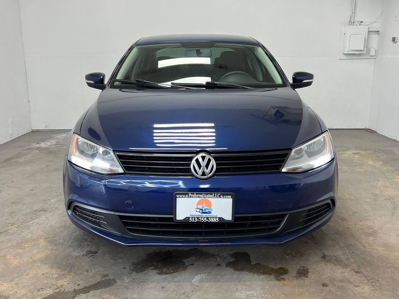 Used 2012 Volkswagen Jetta SE FWD image 2