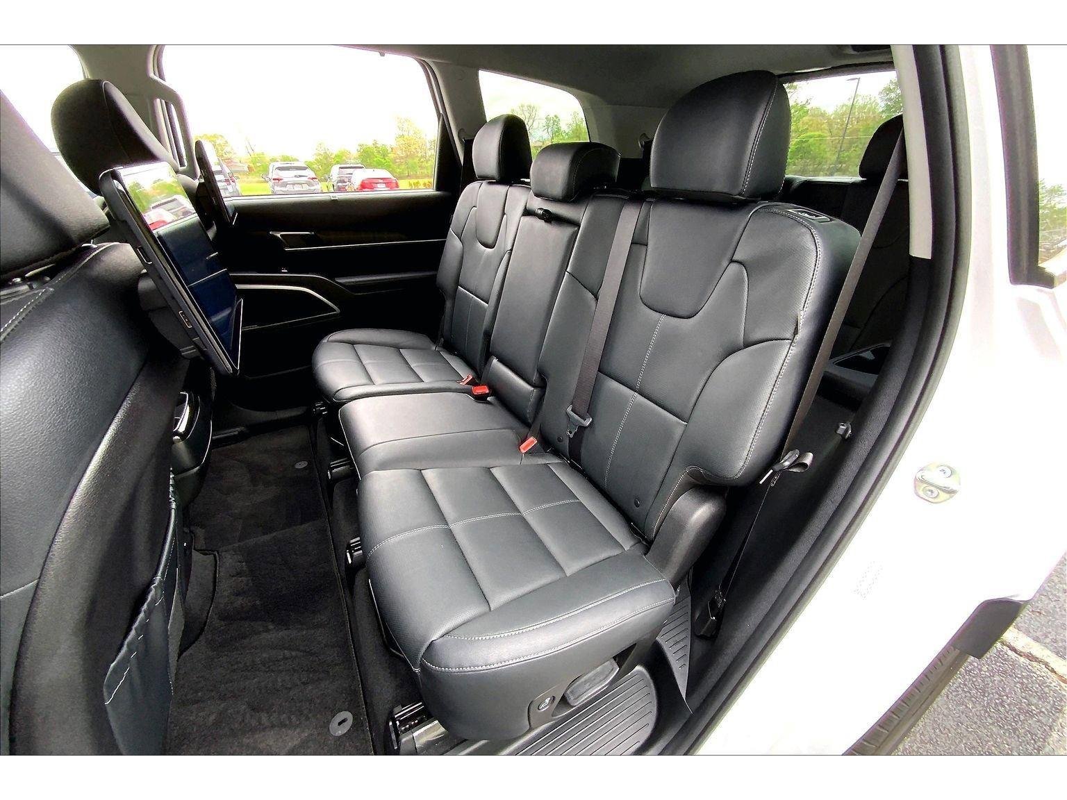 Used 2025 Kia Telluride EX image 24