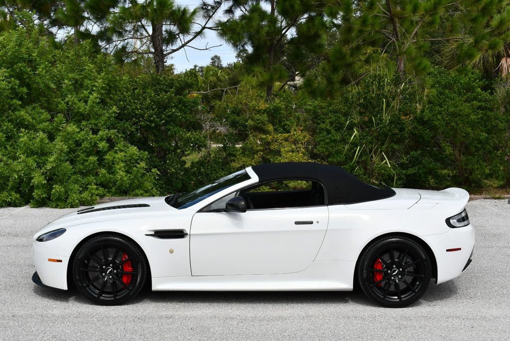 Used 2017 Aston Martin V12 Vantage S RWD image 28