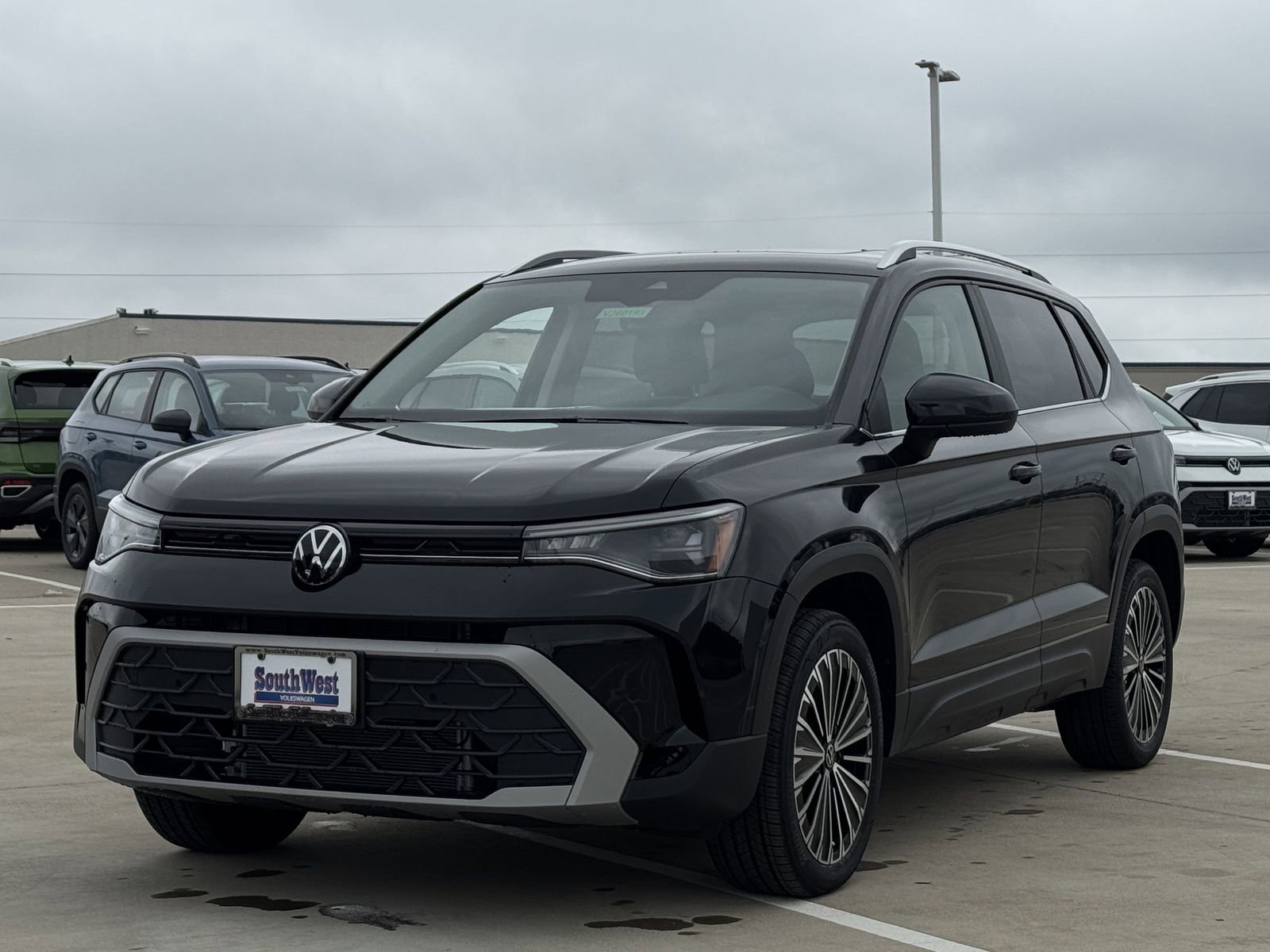 New 2026 Volkswagen Taos SE FWD image 10
