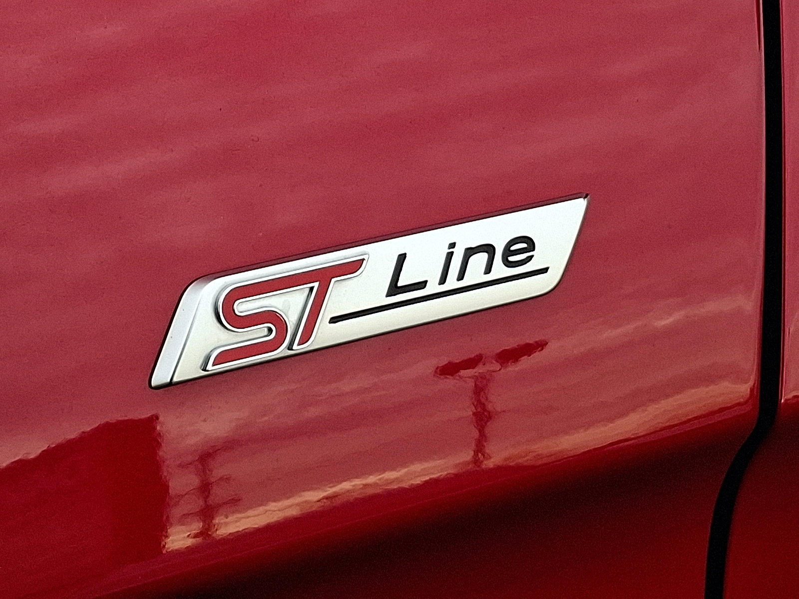 Used 2024 Ford Edge ST-Line w/ Cargo Accessory Package image 33