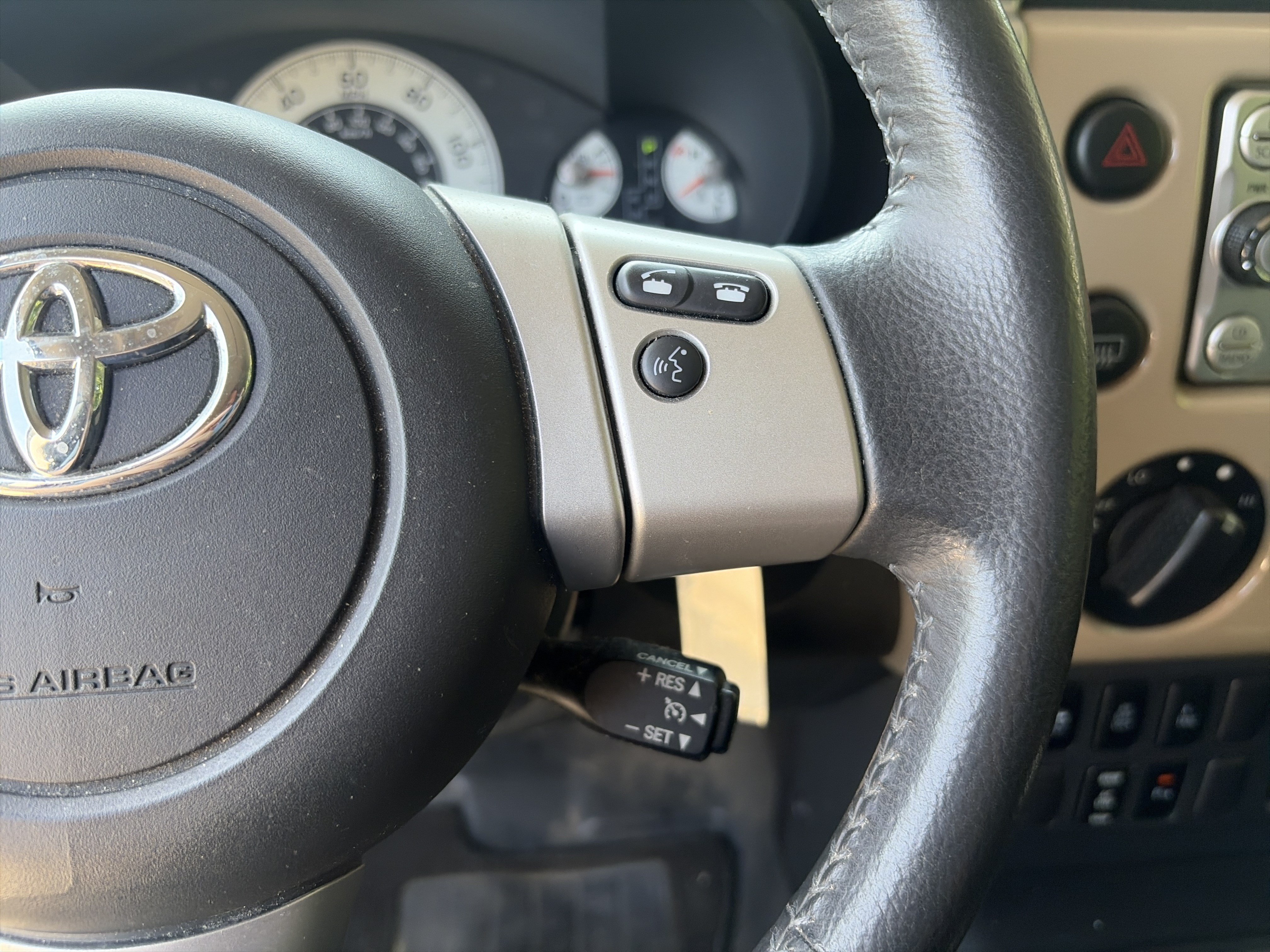 Used 2014 Toyota FJ Cruiser 4WD w/ Upgrade Package image 31