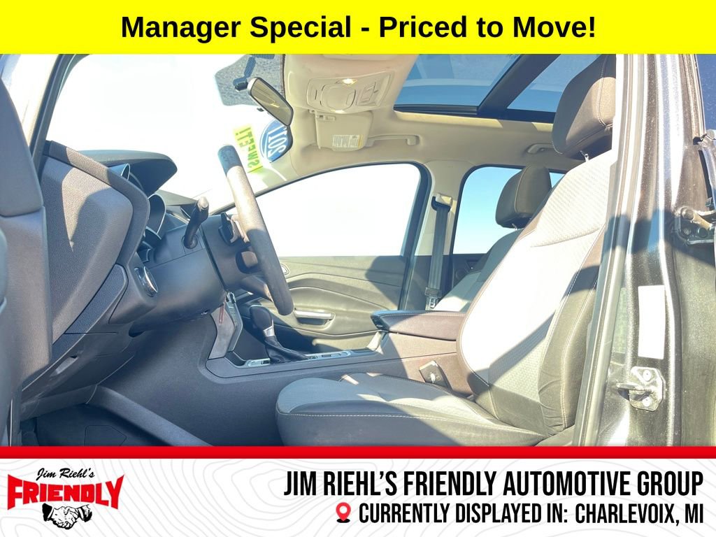 Used 2017 Ford Escape SE w/ Equipment Group 201A image 9