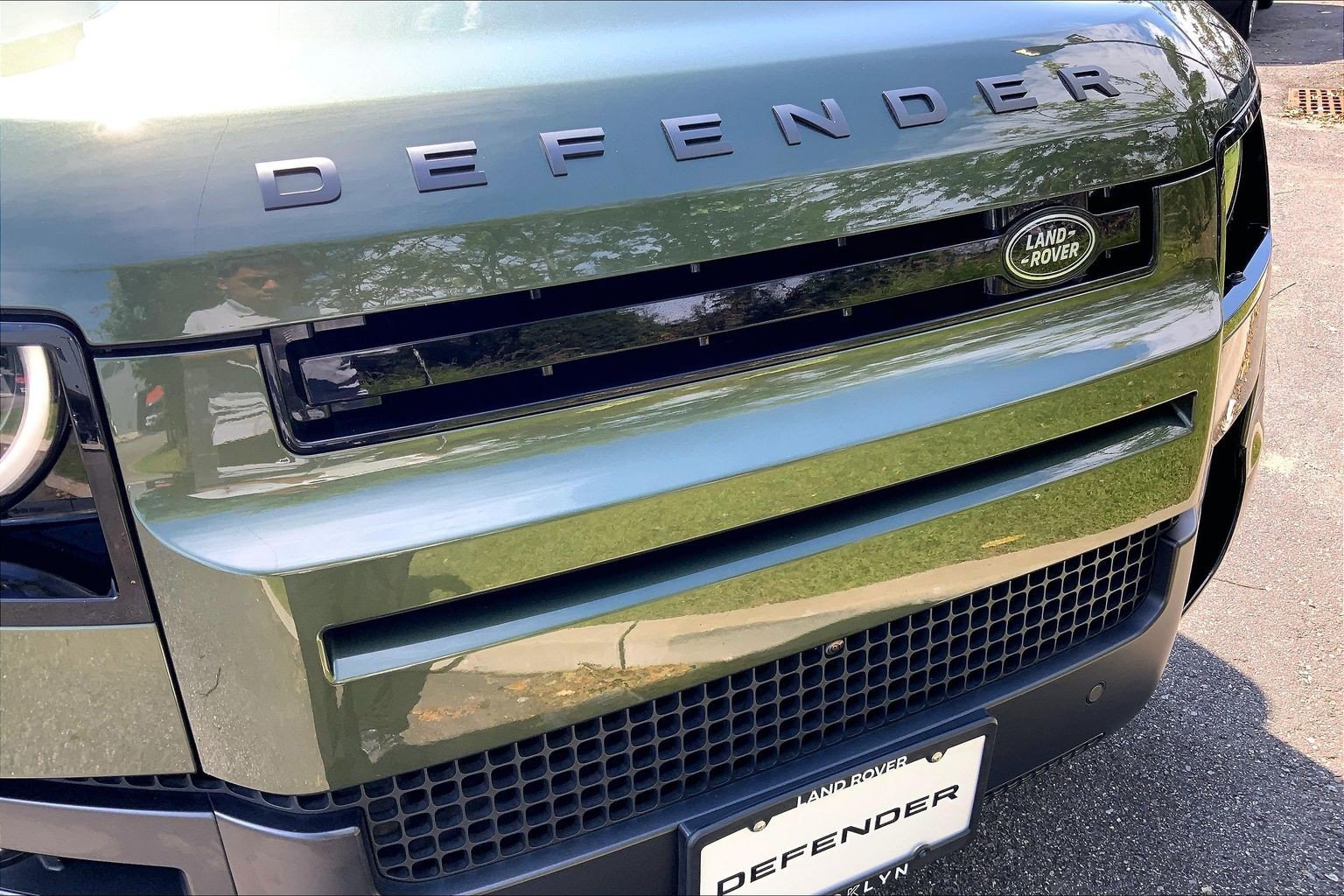 Certified 2026 Land Rover Defender 110 X-Dynamic SE AWD/4WD image 30