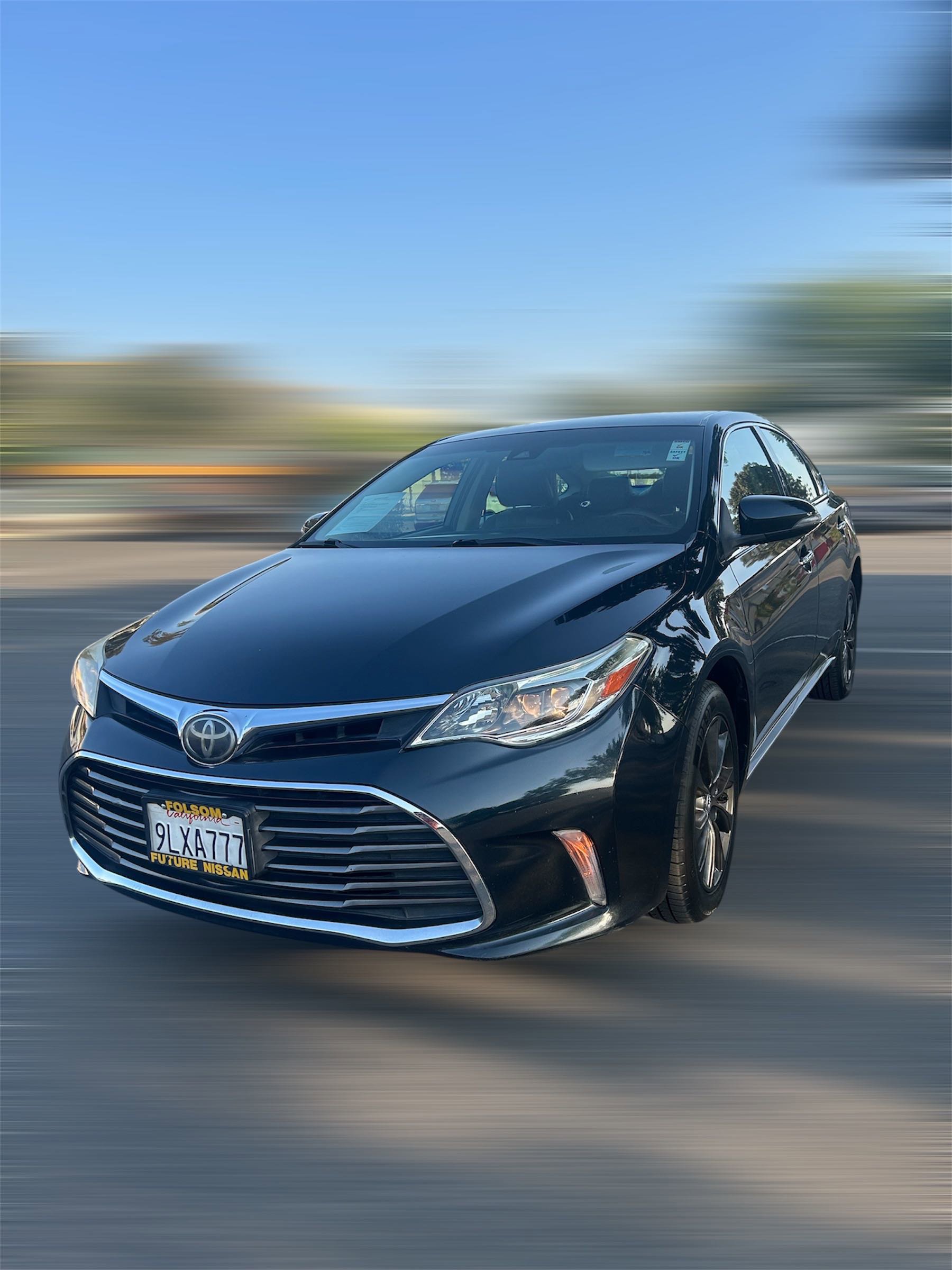 Used 2018 Toyota Avalon XLE FWD image 1