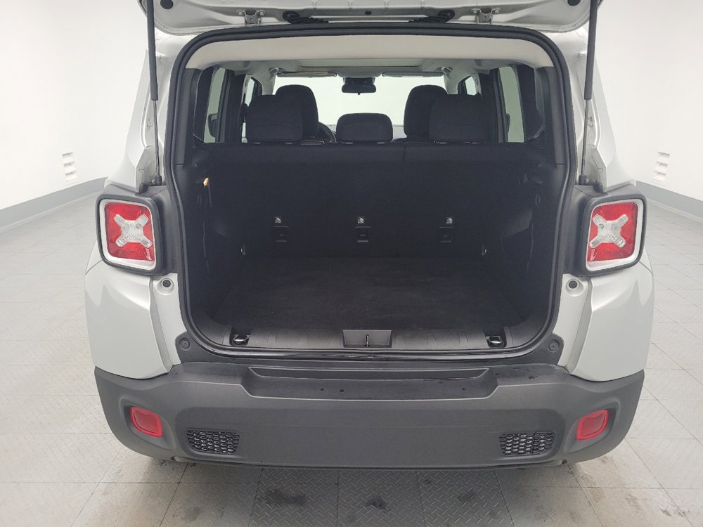 Used 2021 Jeep Renegade Latitude image 29