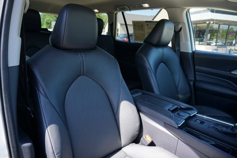 Used 2025 Toyota Grand Highlander FWD image 32
