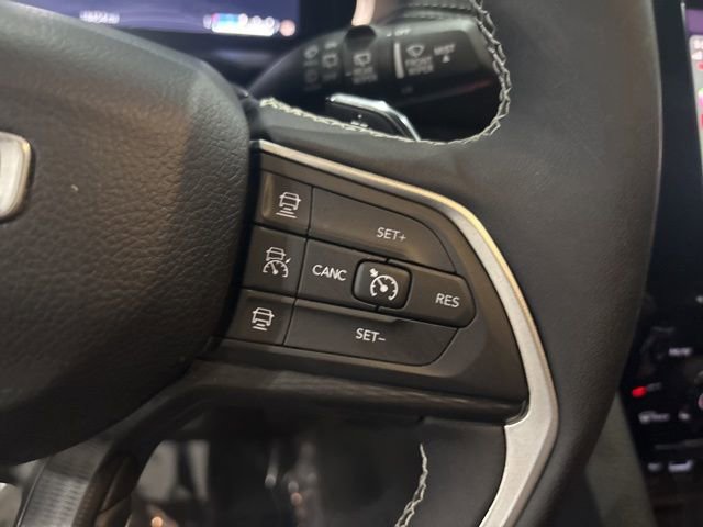 Used 2024 Jeep Grand Cherokee Altitude AWD/4WD image 21