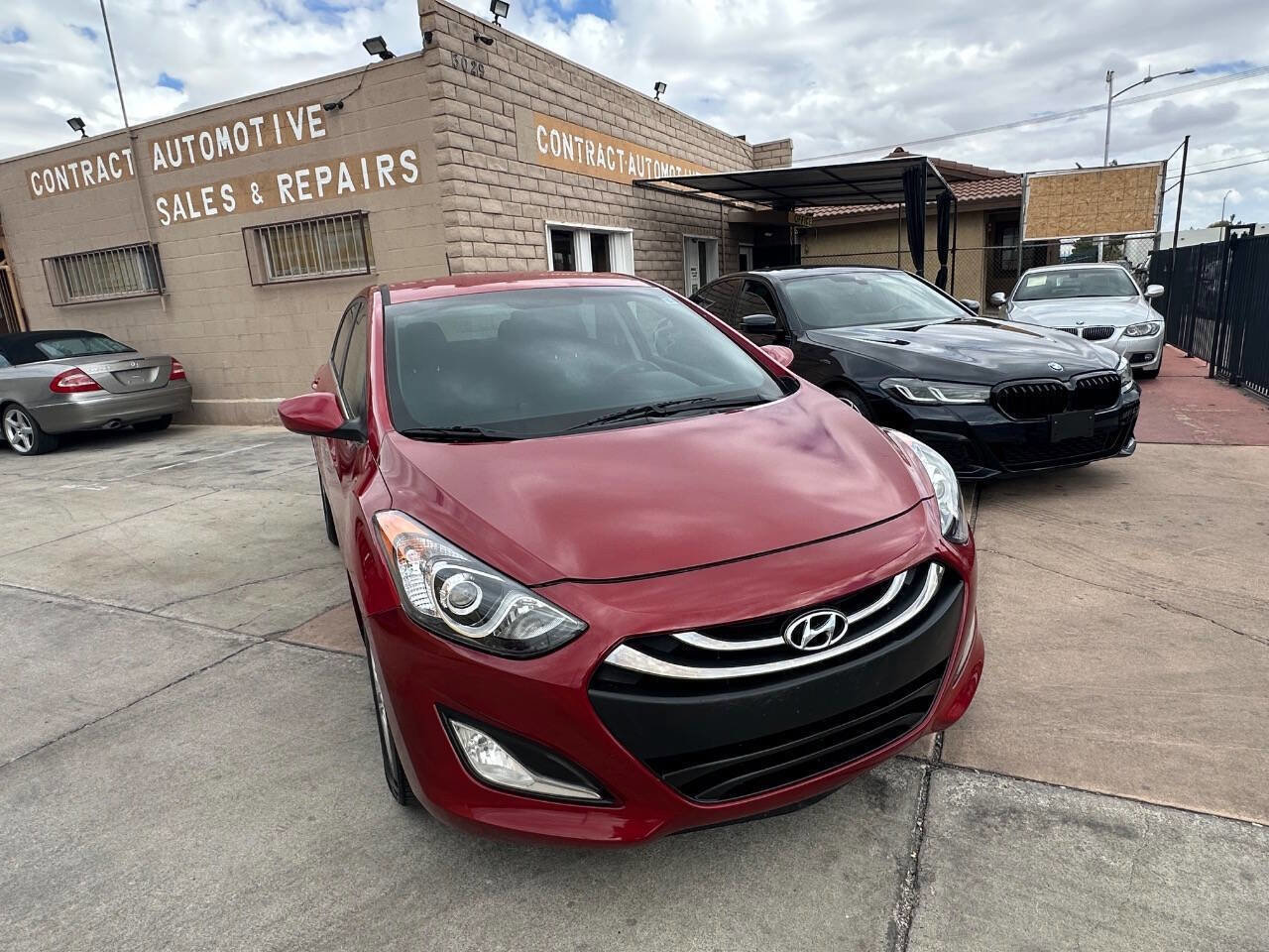 Used 2015 Hyundai Elantra GT image 1