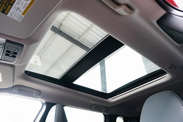 New 2025 Mitsubishi Outlander SE image 19