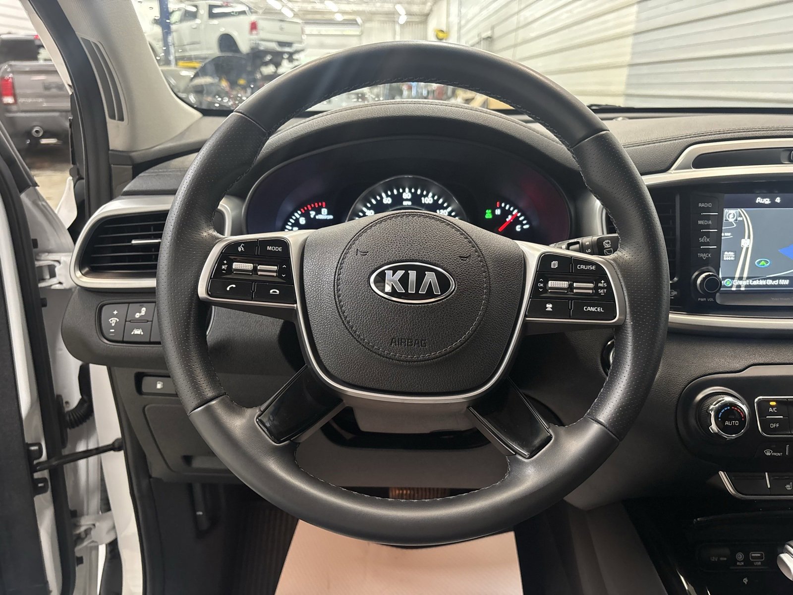 Used 2020 Kia Sorento SX image 15