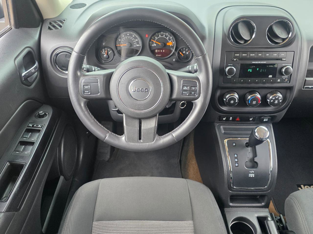 Used 2014 Jeep Patriot Latitude image 11