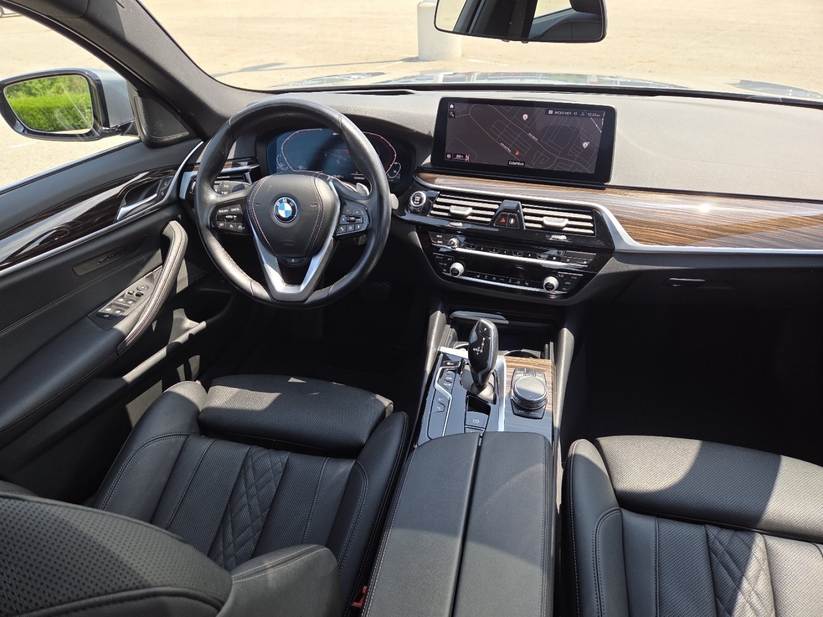 Used 2023 BMW 530e xDrive AWD/4WD image 23