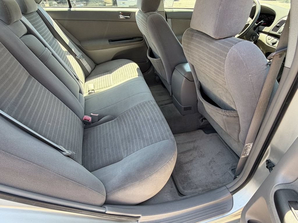 Used 2006 Toyota Camry LE FWD image 12