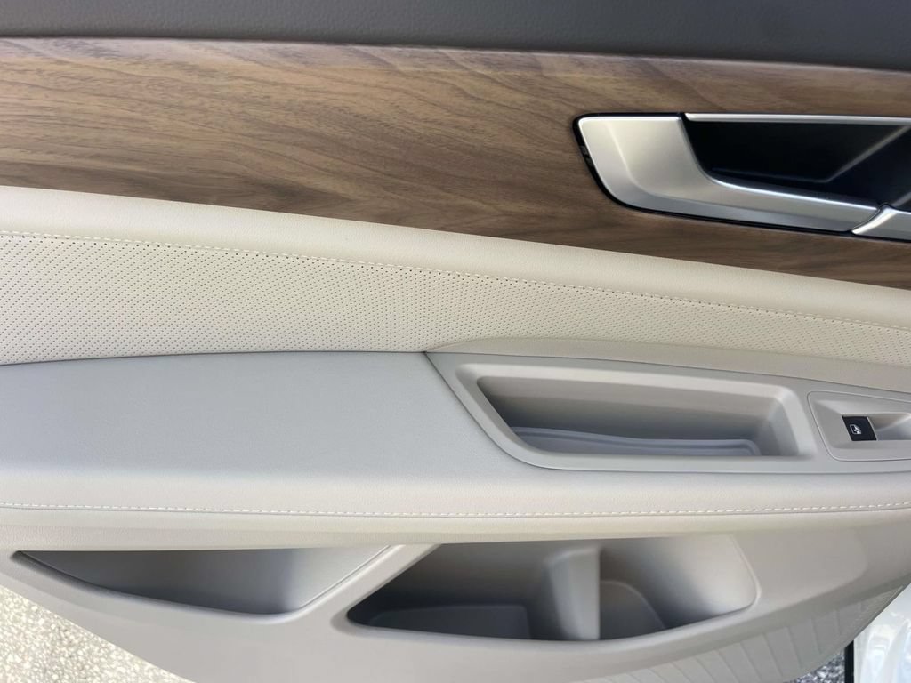 New 2026 Volkswagen Atlas SE FWD image 14