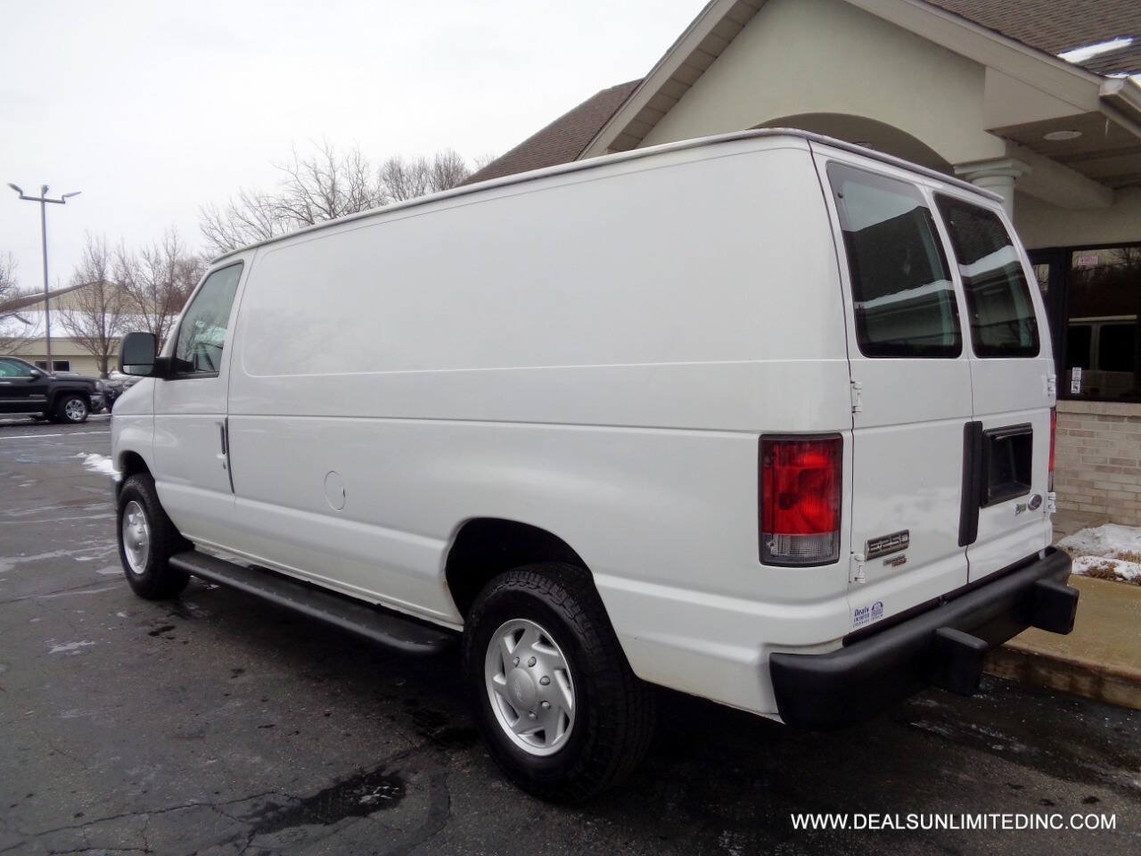 Used 2014 Ford E-250 and Econoline 250 w/ Power Group RWD image 4