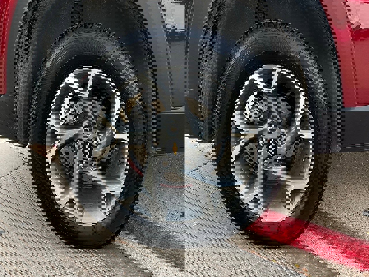 Used 2025 Chevrolet Trax LT image 9