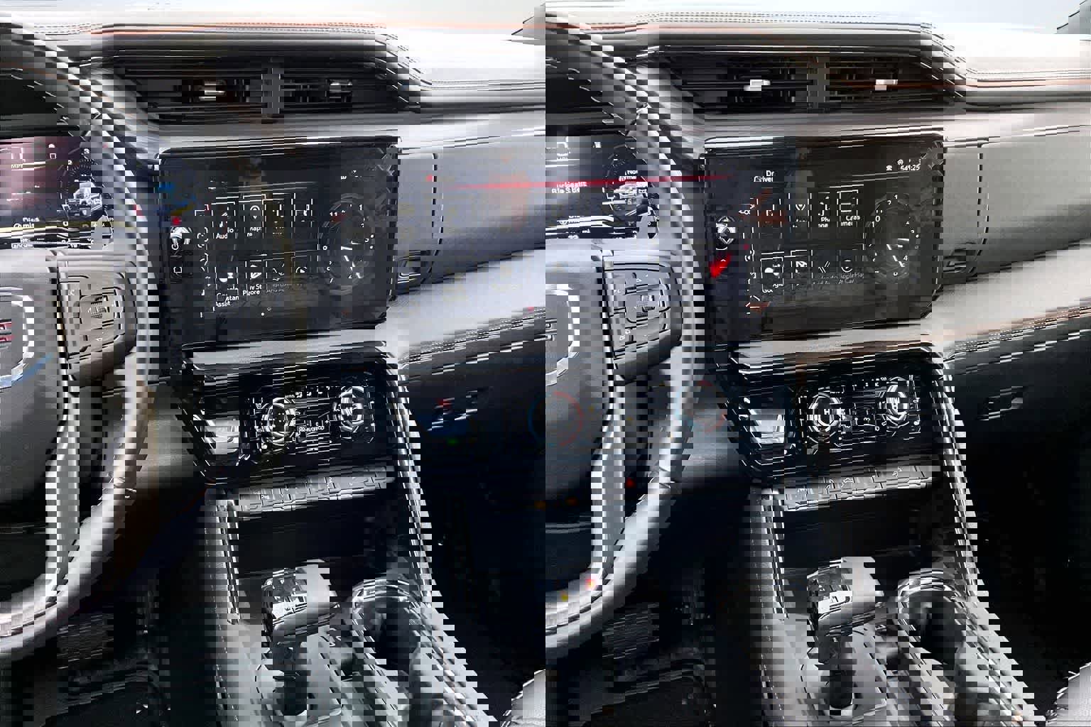 Used 2023 GMC Sierra 1500 AT4 w/ AT4 Preferred Package image 16