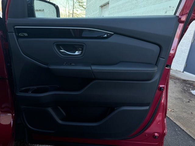 New 2025 Honda Pilot Touring image 15