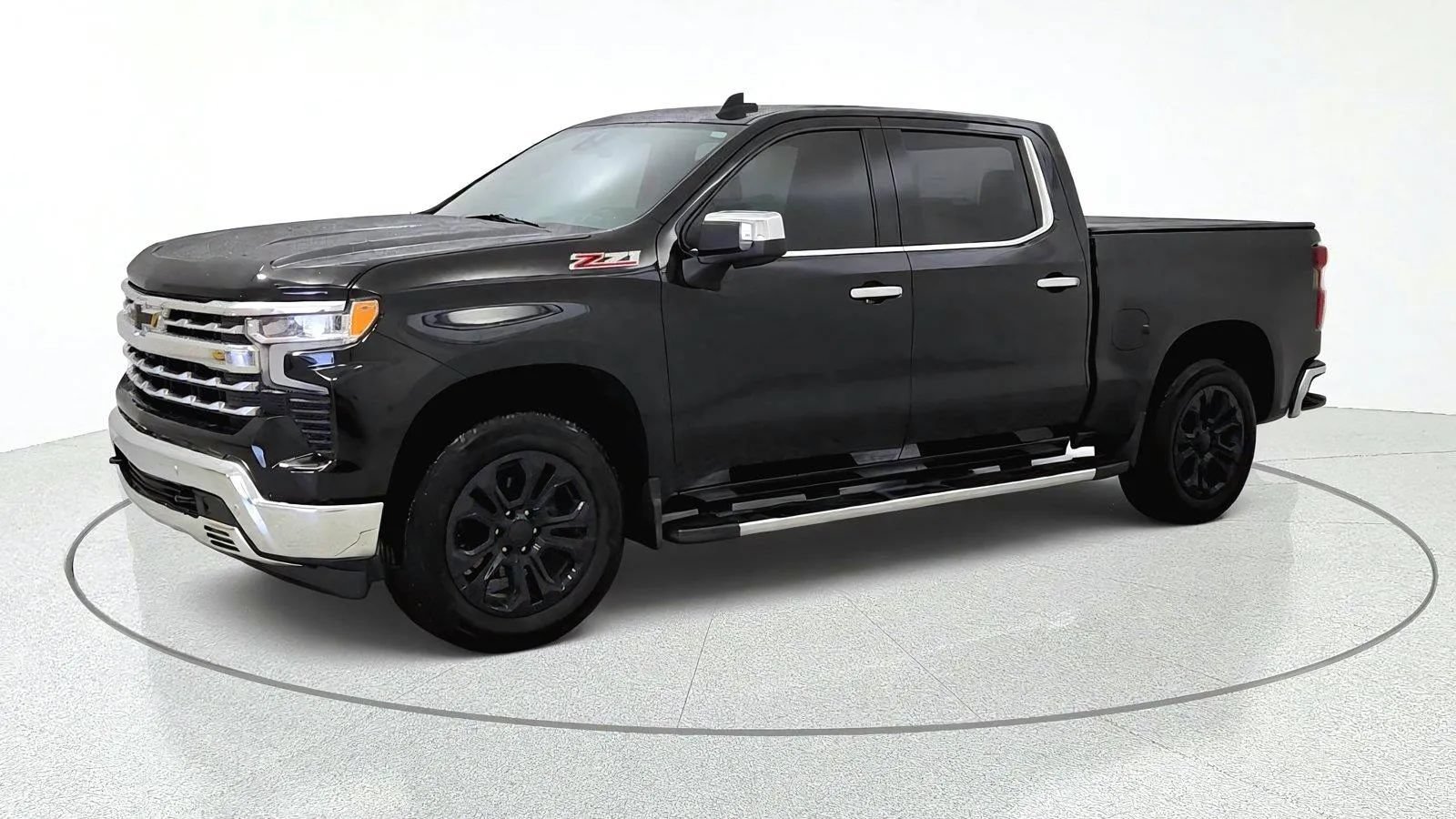 Used 2022 Chevrolet Silverado 1500 LTZ w/ LTZ Premium Package AWD/4WD image 4