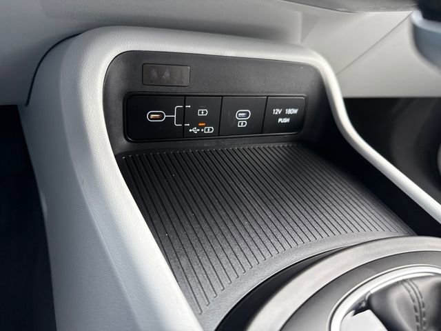 Certified 2025 Hyundai Kona SEL image 30