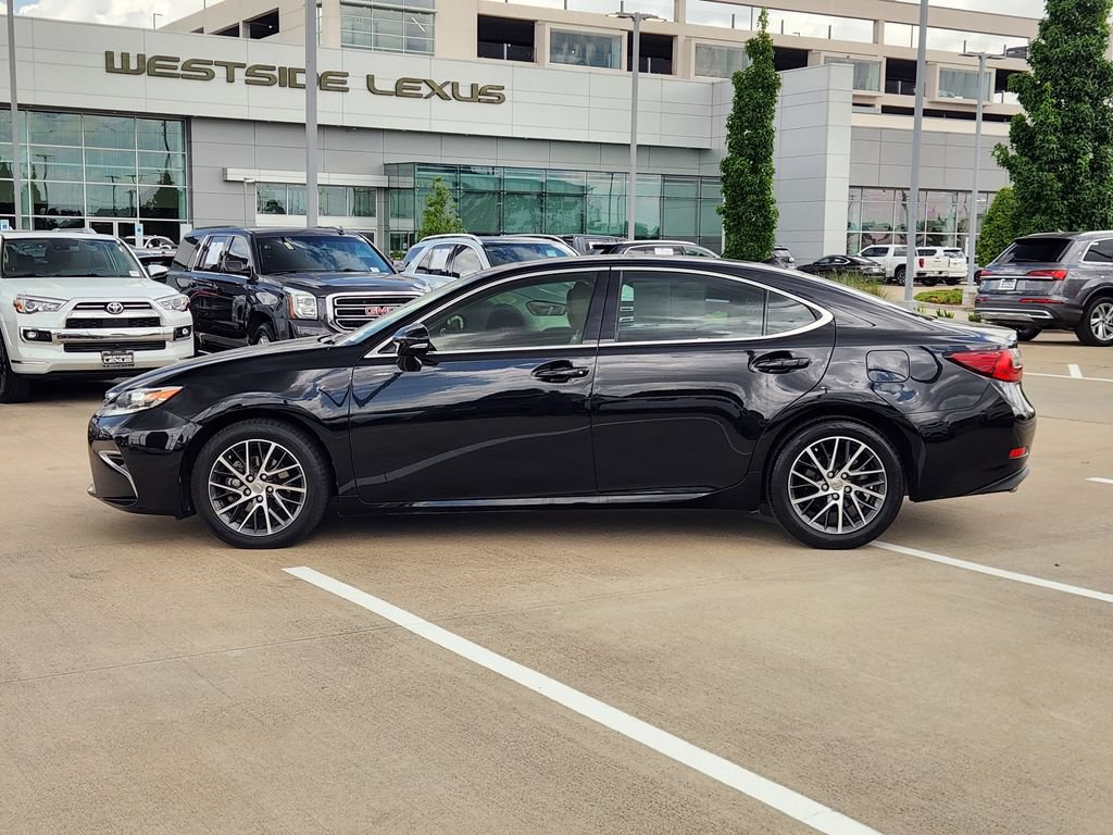 Used 2016 Lexus ES 350 w/ Luxury Package w/Wood Trim FWD image 4