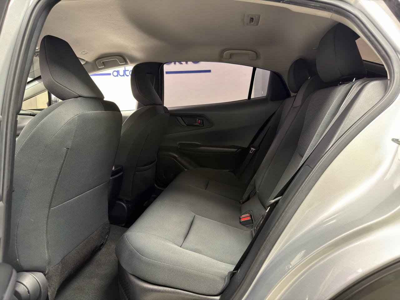 Used 2023 Toyota Prius LE AWD/4WD image 31