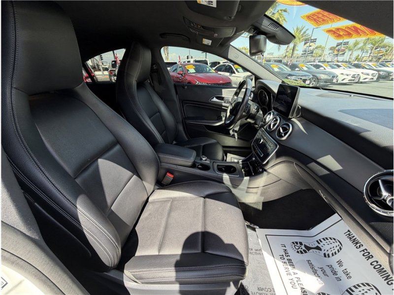 Used 2018 Mercedes-Benz CLA 250 image 31