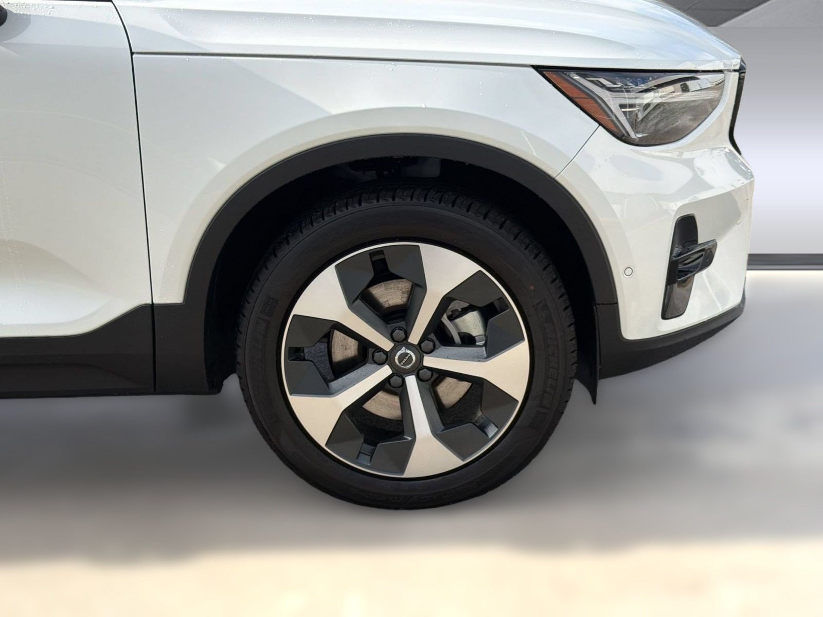 New 2026 Volvo XC40 B5 Plus w/ Climate Package AWD/4WD image 11
