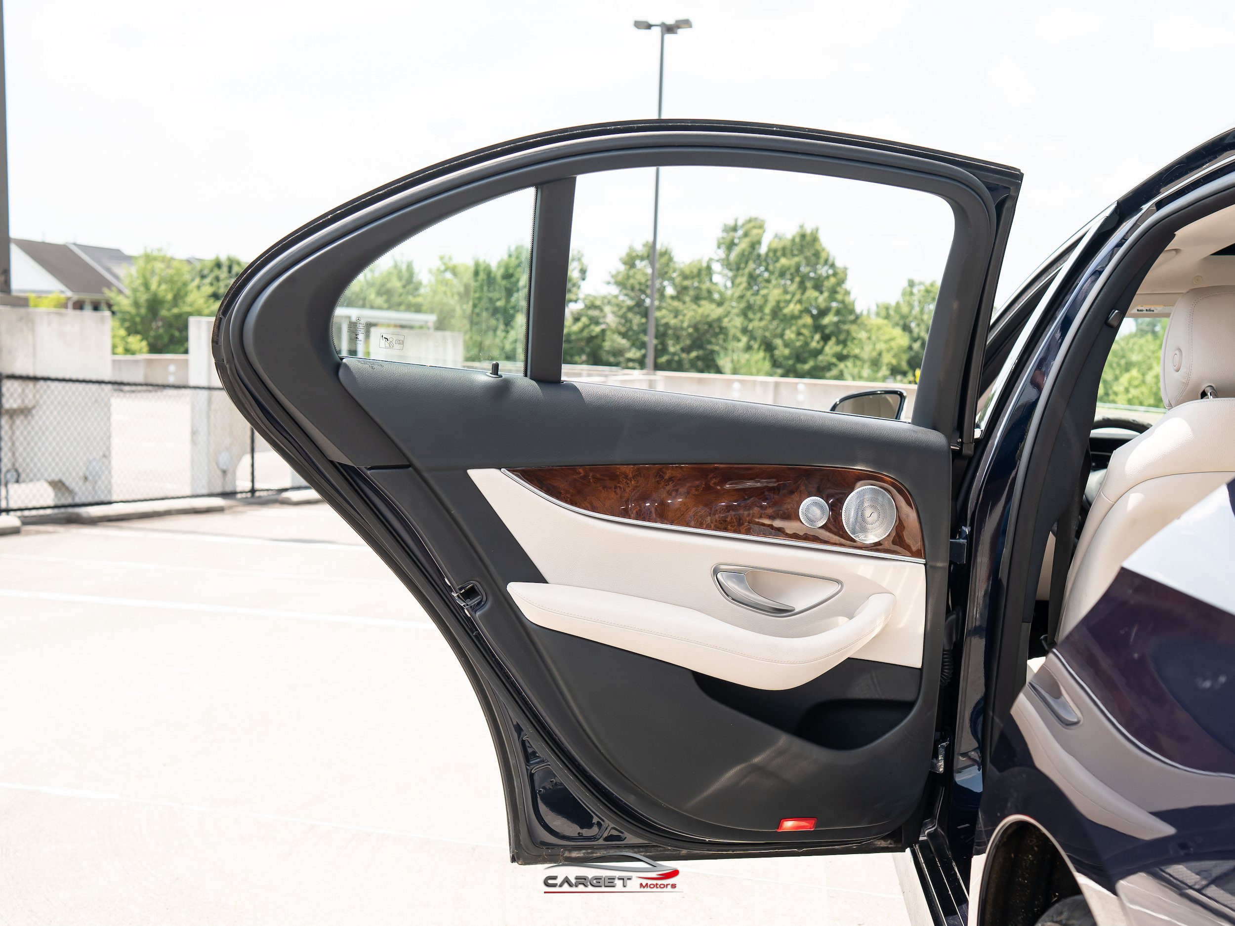 Used 2017 Mercedes-Benz E 300 4MATIC image 44