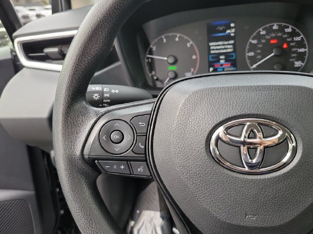 Used 2025 Toyota Corolla LE w/ LE Premium Package FWD image 15