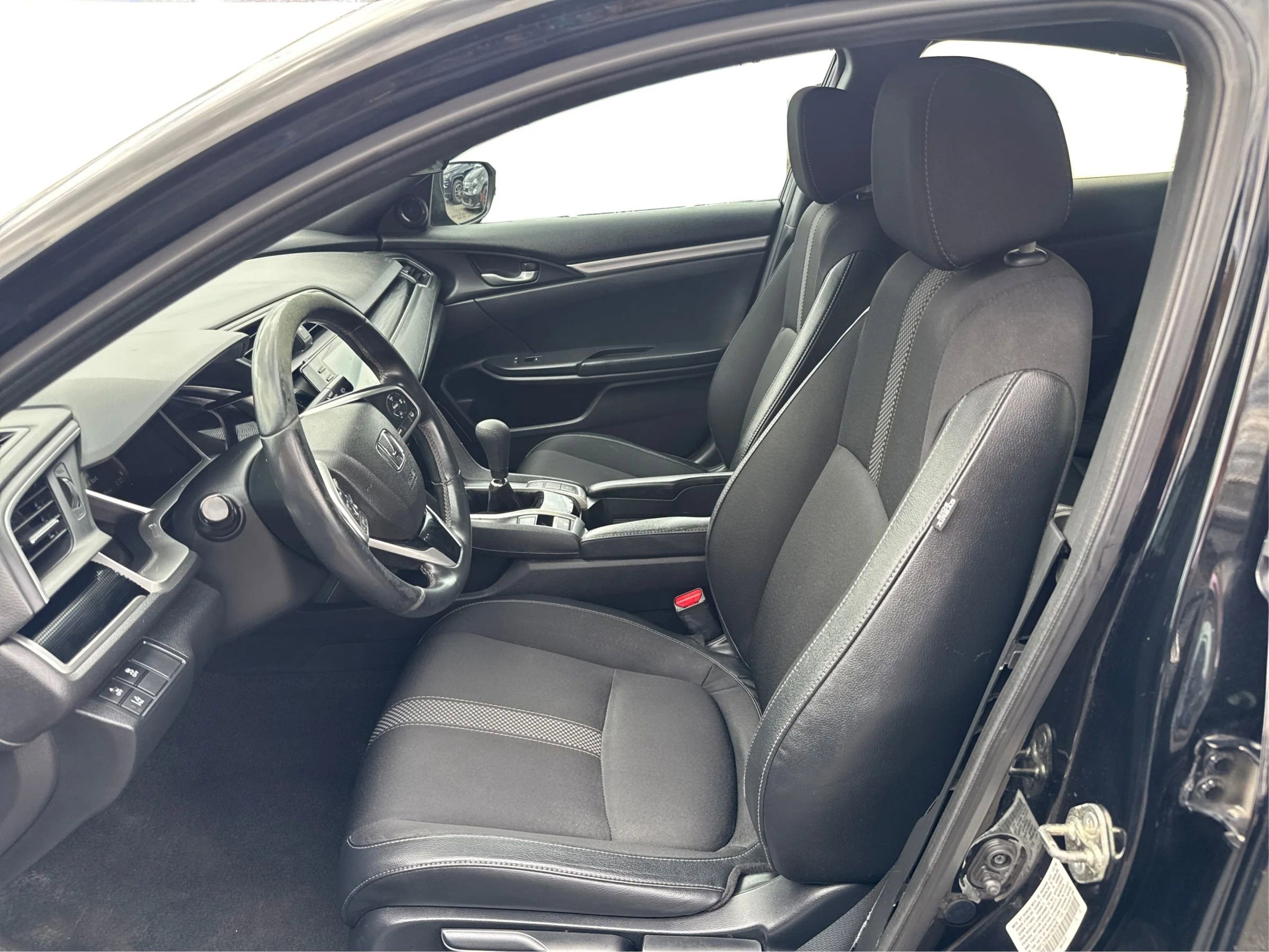 Used 2019 Honda Civic Sport image 9