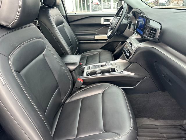 Used 2022 Ford Explorer XLT w/ Equipment Group 202A image 27