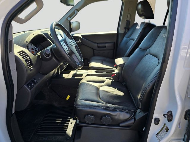 Used 2015 Nissan Xterra PRO-4X w/ Pro-4x Leather Package AWD/4WD image 18