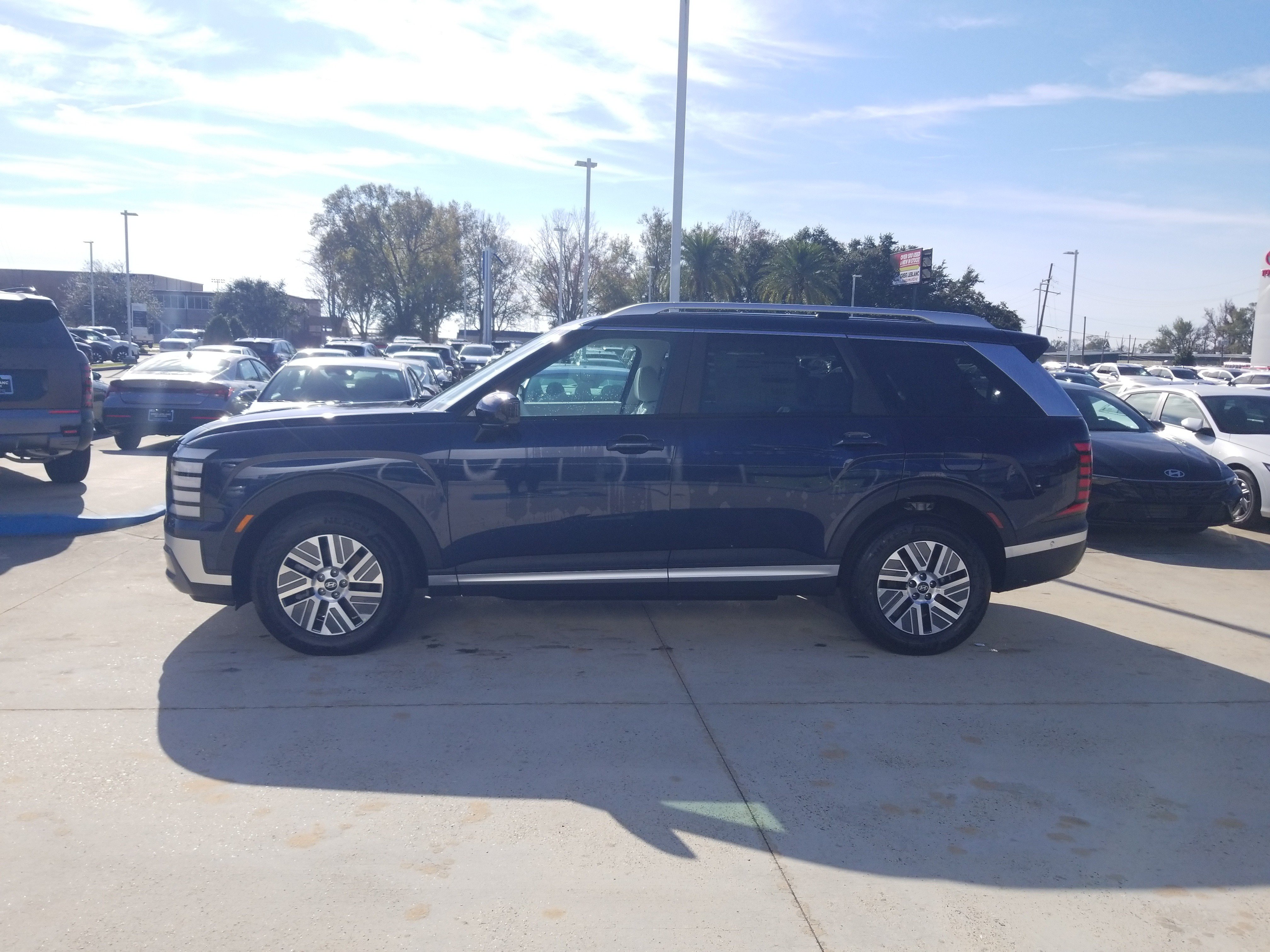Used 2026 Hyundai Palisade SEL Premium FWD image 4