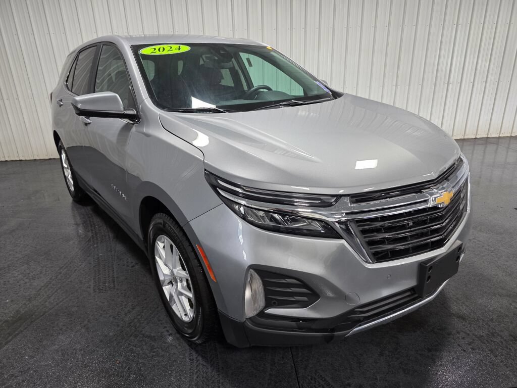 Used 2024 Chevrolet Equinox LT AWD/4WD image 2