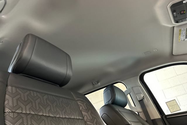 Used 2023 Toyota Tundra Limited AWD/4WD image 19