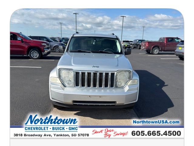 Used 2012 Jeep Liberty Limited AWD/4WD image 3